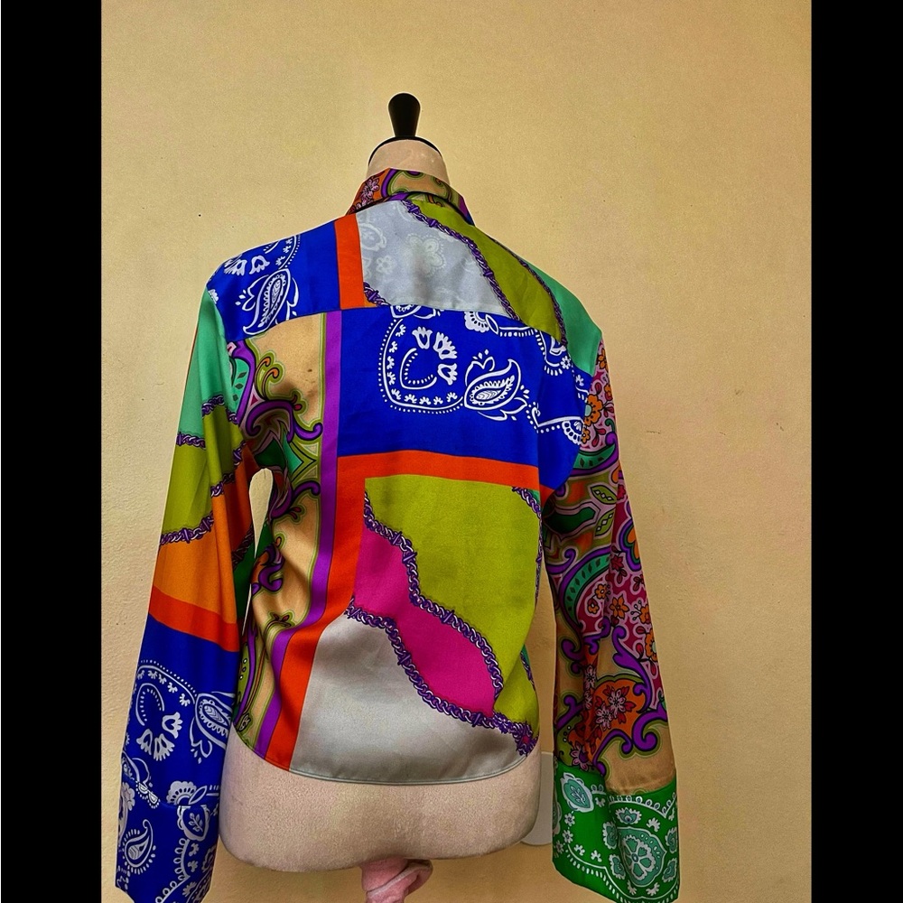 Zara Nwt printed shirt Blouse size Small silk material used twice